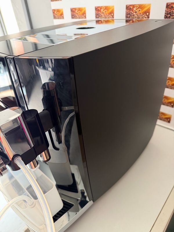 Refurbisched Kaffeevolautomat Jura J 8