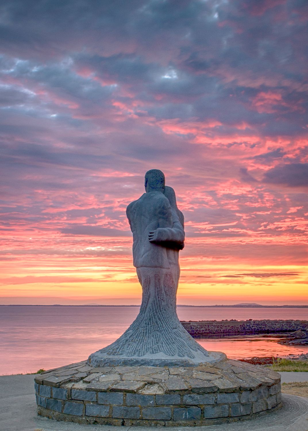 Memorial Gardens Statue