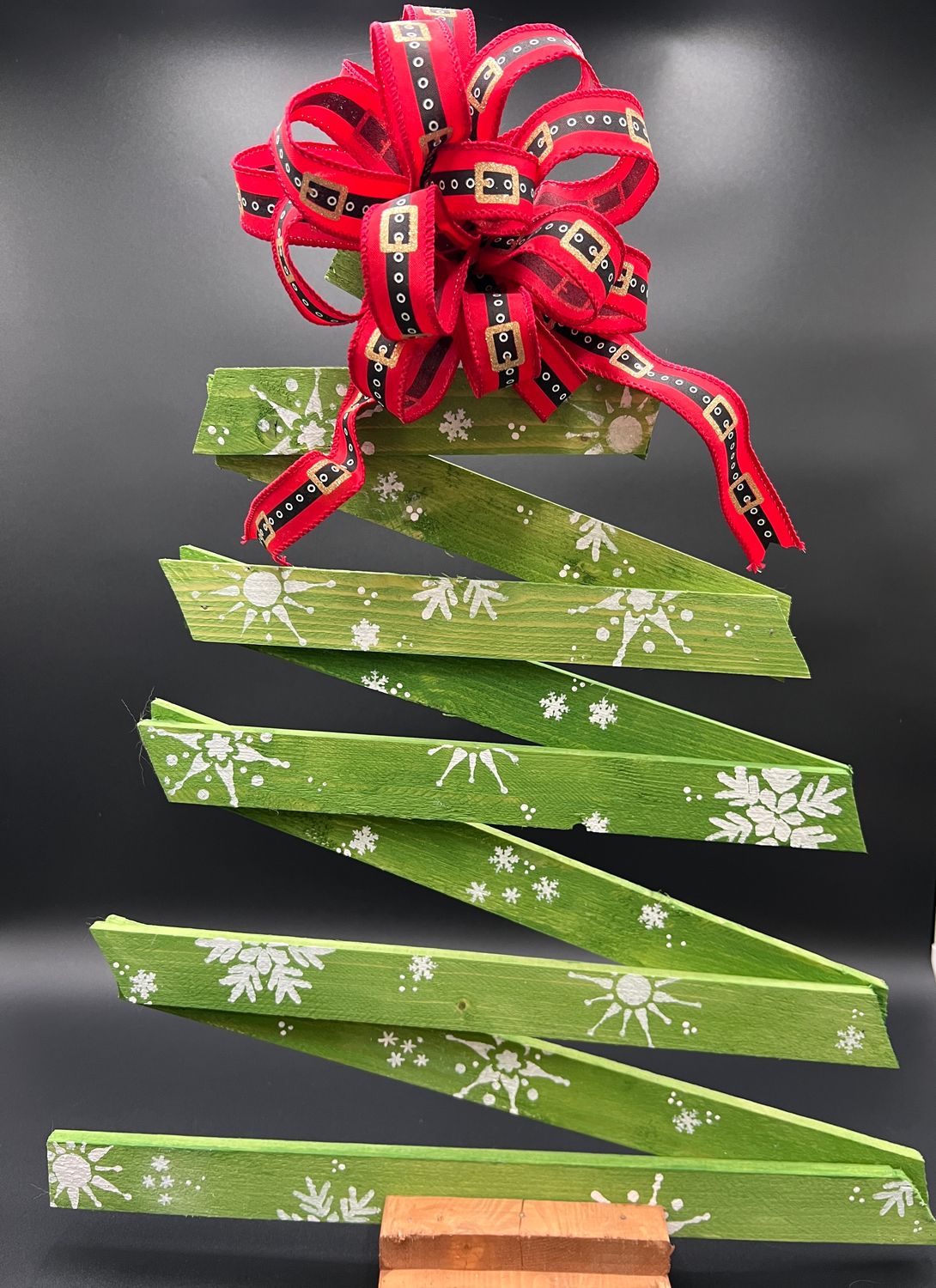 Wooden Slat Christmas Tree with Santa Belt bow