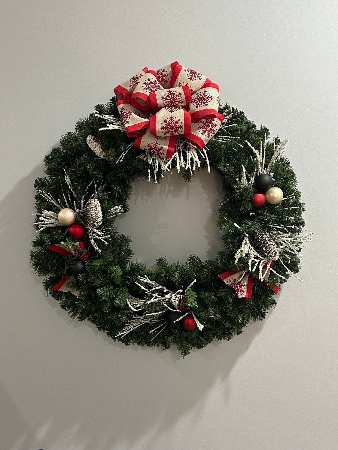26&quot; Red Snowflake Christmas Wreath