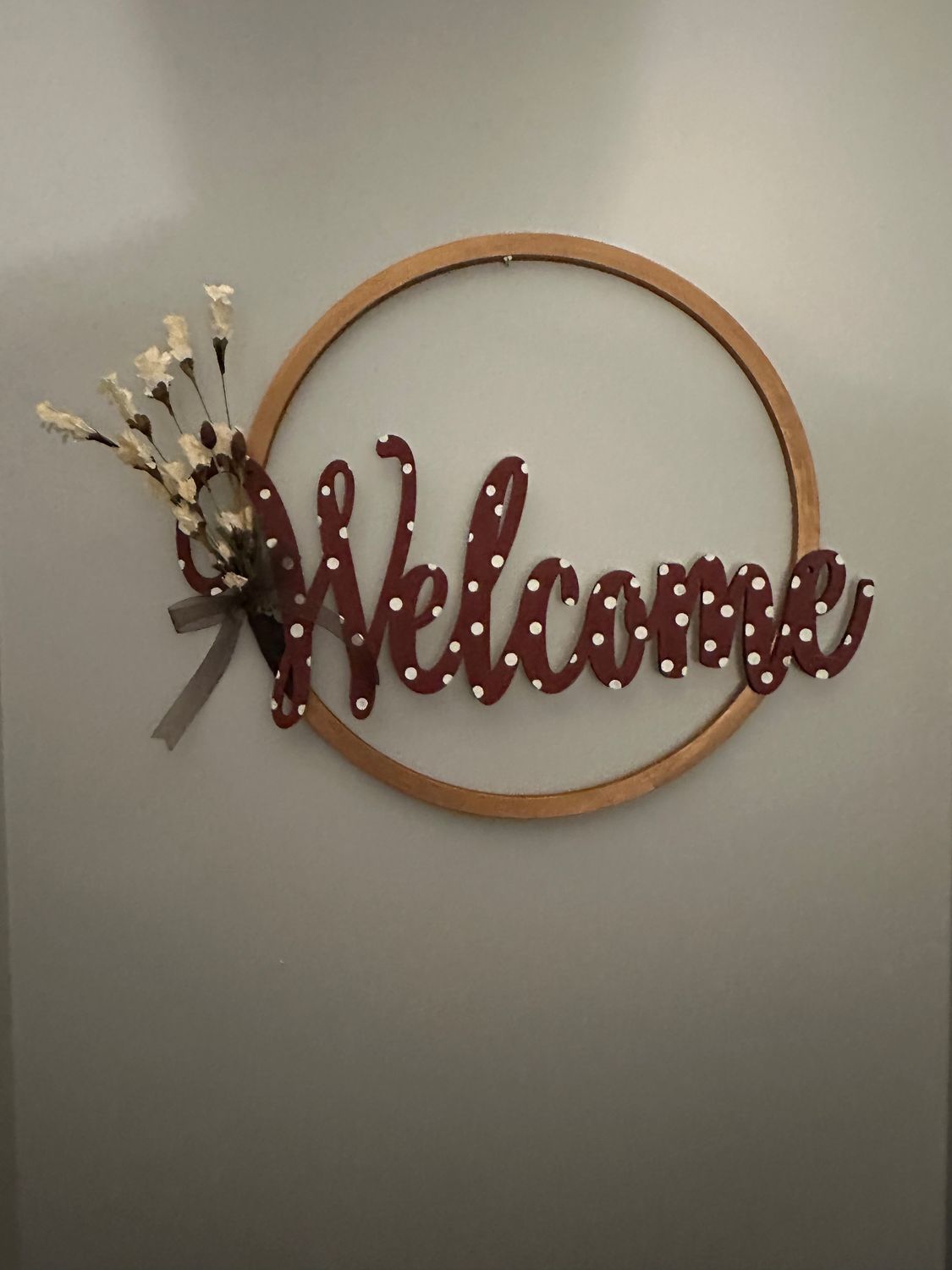 19&quot; wooden Welcome Wreath with dried pressed flowers