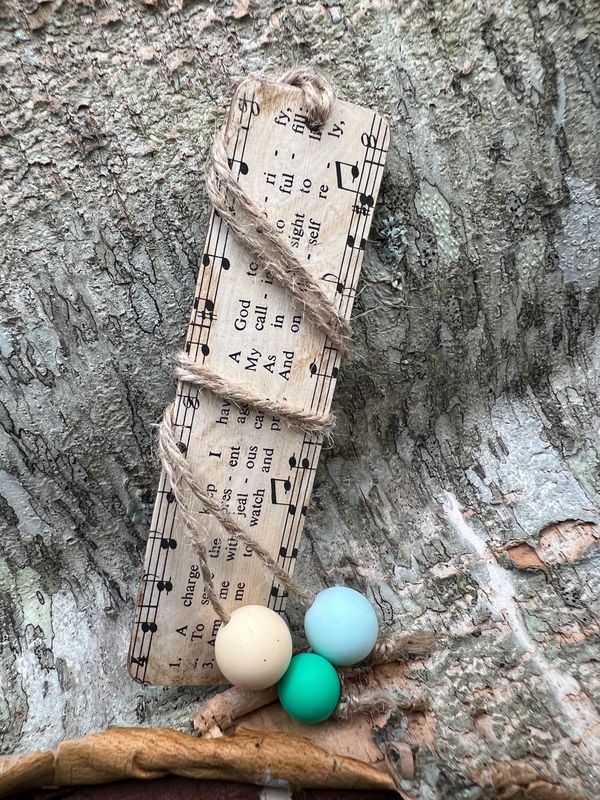 Hymn Wooden Bookmark with beads