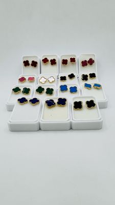 Arete sólido tipo Van Cleef 14k