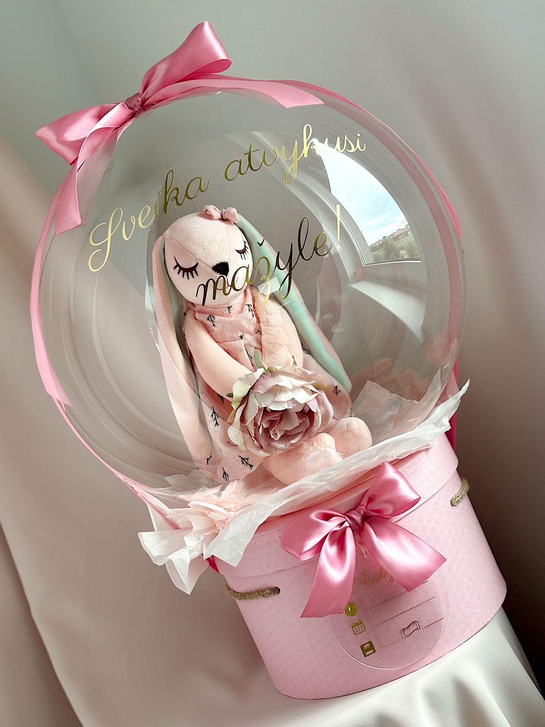 Personalizuota dovana balione - Kiškutis su suknele