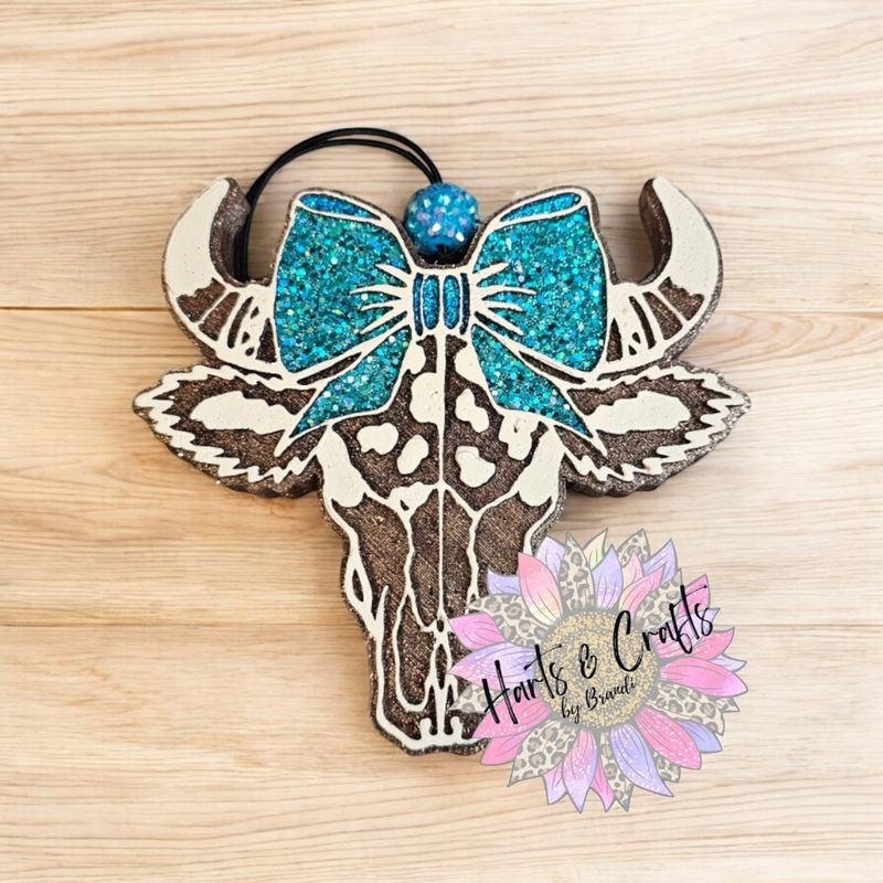 Bull w/ bow &amp; cow print