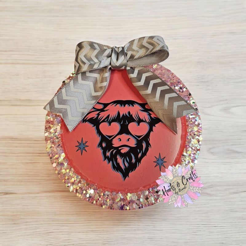Coral Bull w/heart eyes Cardstock Round