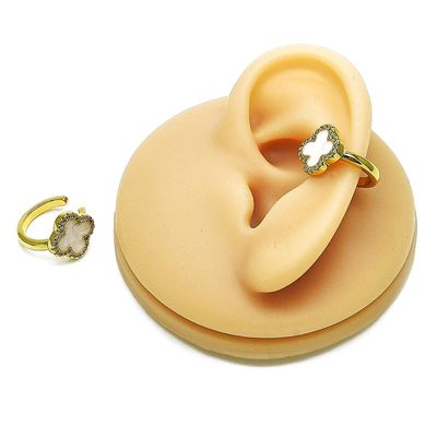 Ear cuff clover