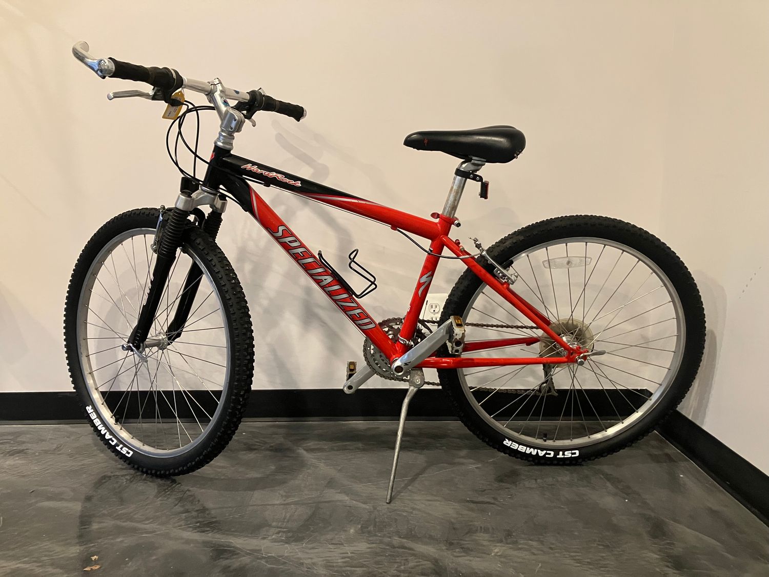 USED - Specialized Hardrock
