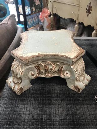 Iris Lamp Pedestal