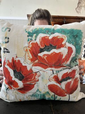 Poppy Large Pillow Martin Confidence 1818