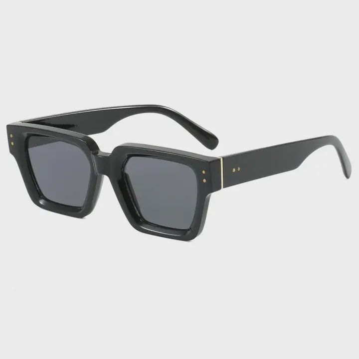 Courtney Square Sunglasses, Colour: Black