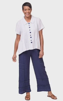 Moira White Top w. Navy Buttons