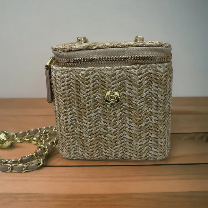 Khaki Woven Bag, Size: QS002