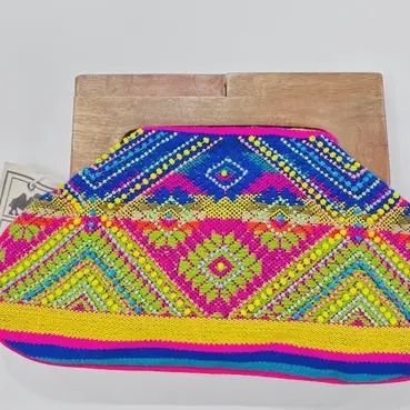 Fiesta Clutch