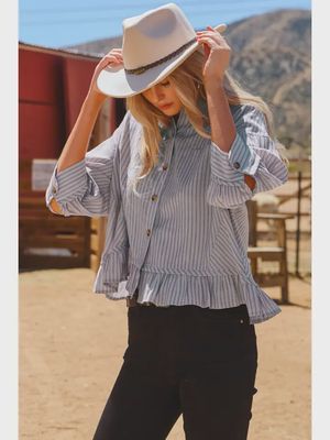 Striped Button Up Shirt w. Ruffled Hem