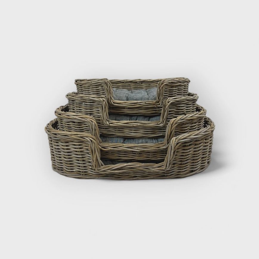 Oval Rattan Pet Bed w. Pillow