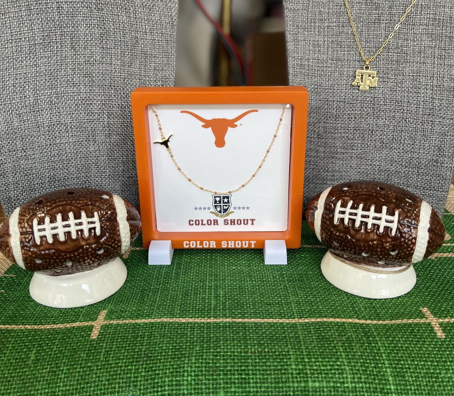 UT 18K Side Necklace