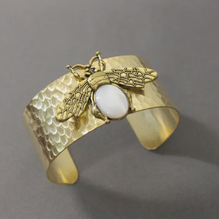 18K Hammered Bee Cuff