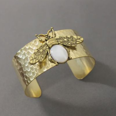 18K Hammered Bee Cuff