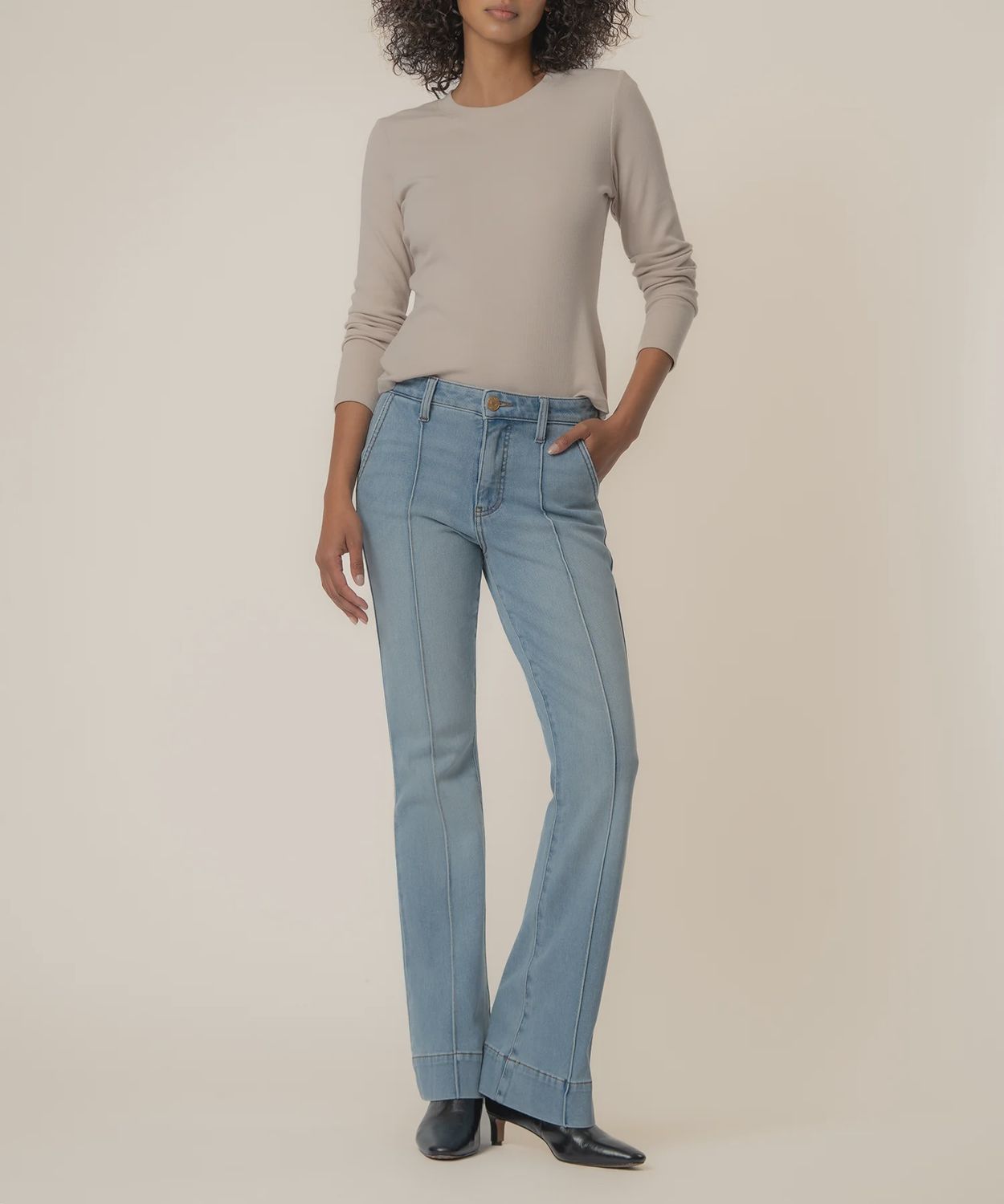 Ana High Rise Flare Jean