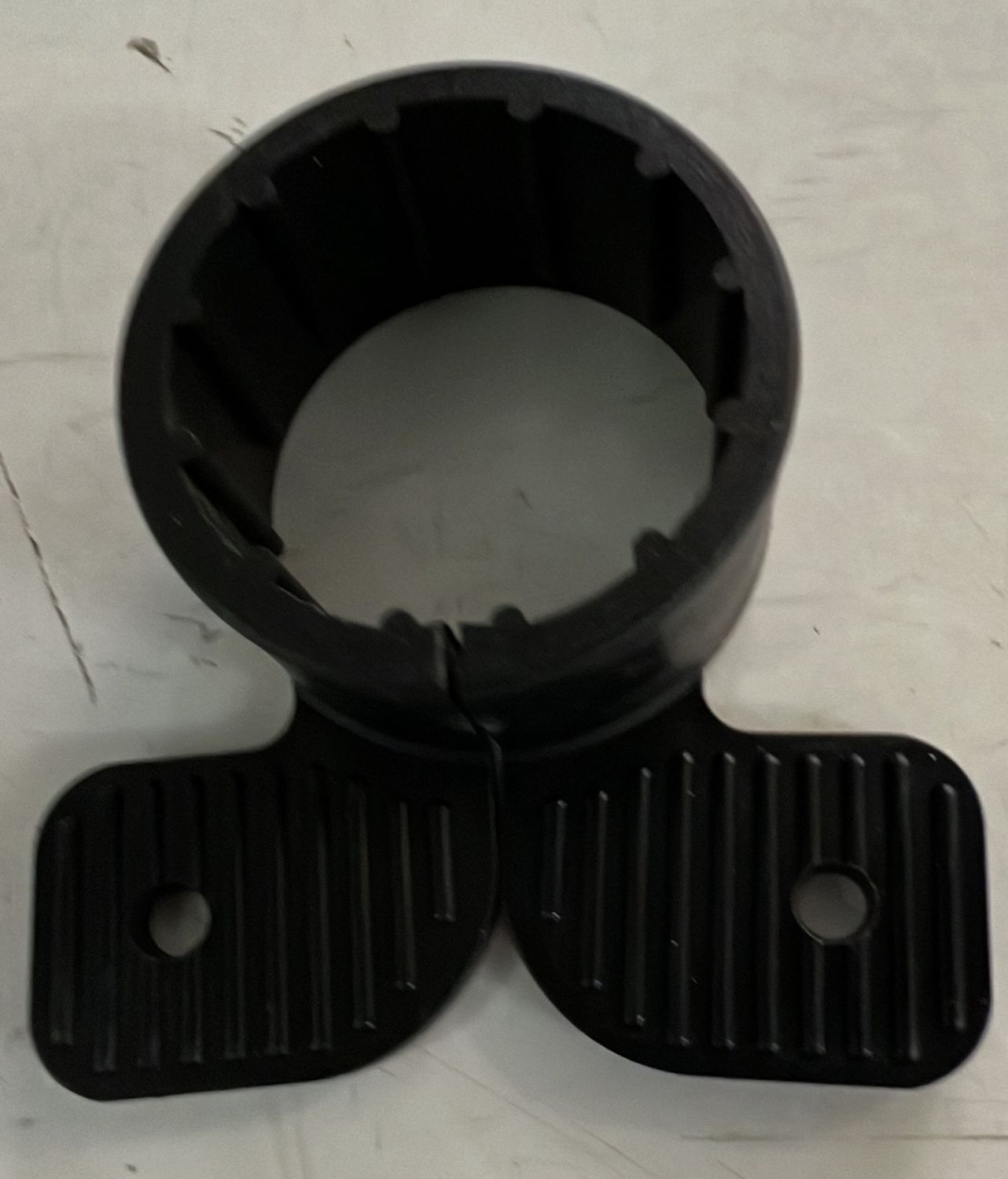 PLST ISO SUSPENSION CLAMP 1 1/2