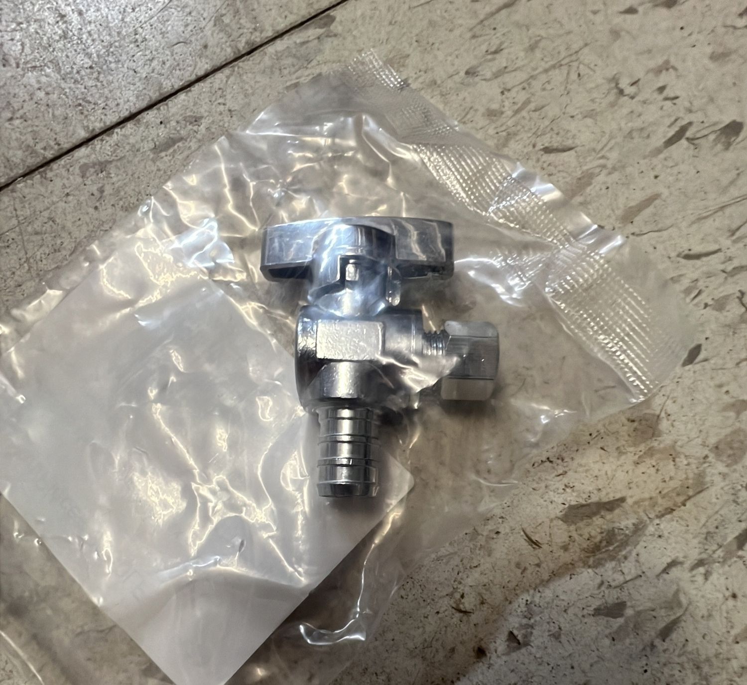 PEX CRIMP ANGLE STOP DAHL 1/2"PEX x 1/4"COMP