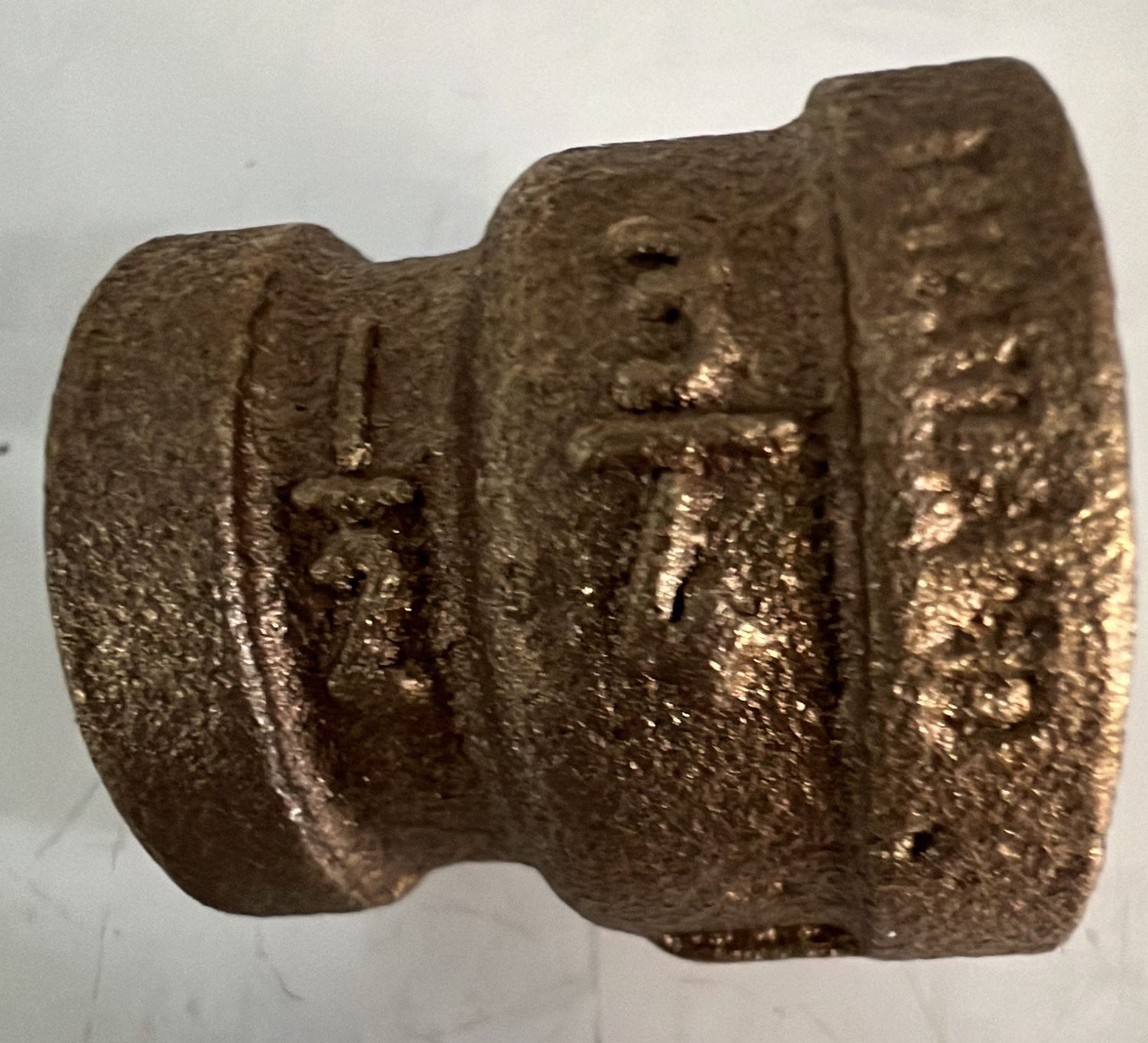 BRASS RED COUPLING 3/4x1/2