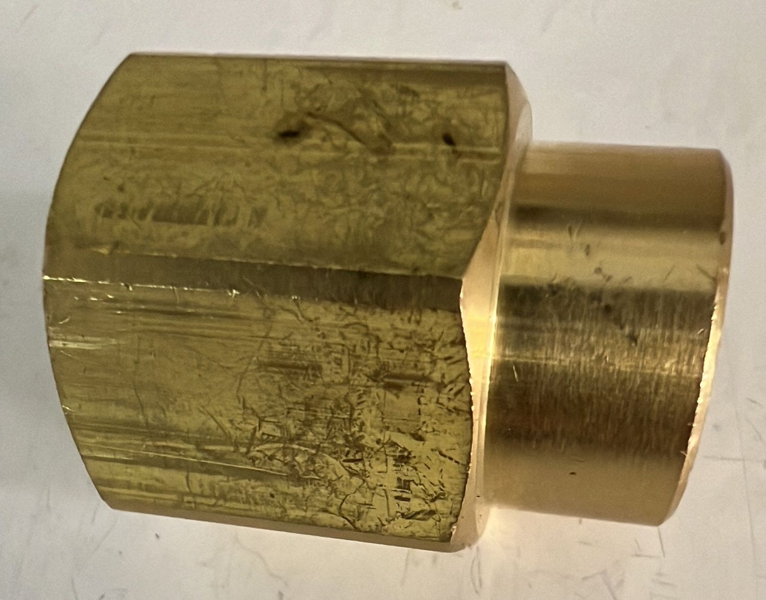 BRASS RED COUP 1/2 X 3/8