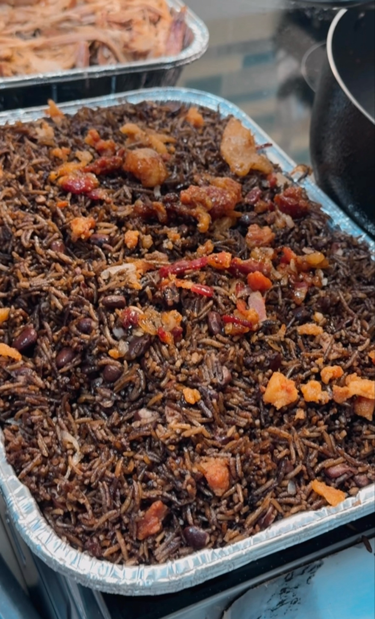 cerdo asado con congris