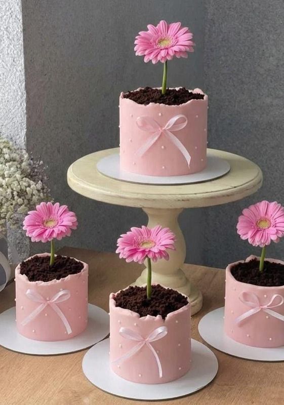 Mothers day mini cake 4” 