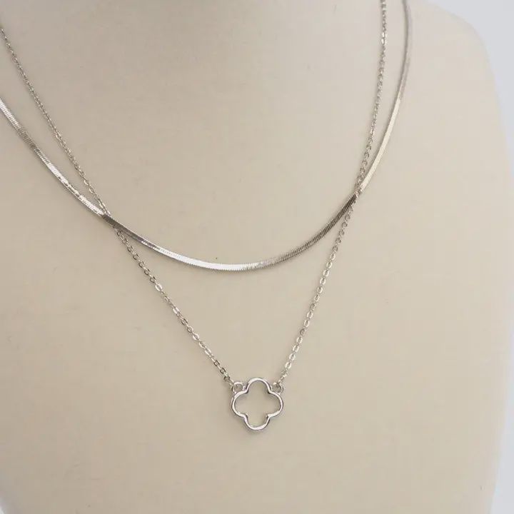 Clover Pendant Layered Necklace