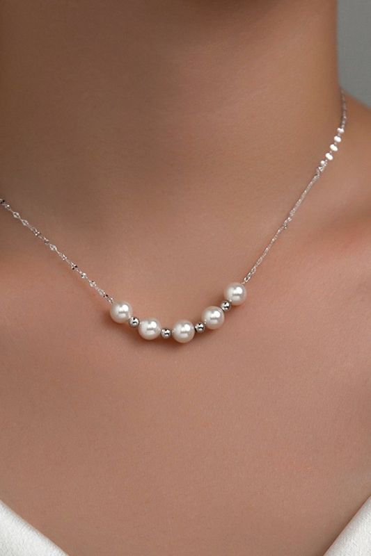 Dainty Pearl Necklace