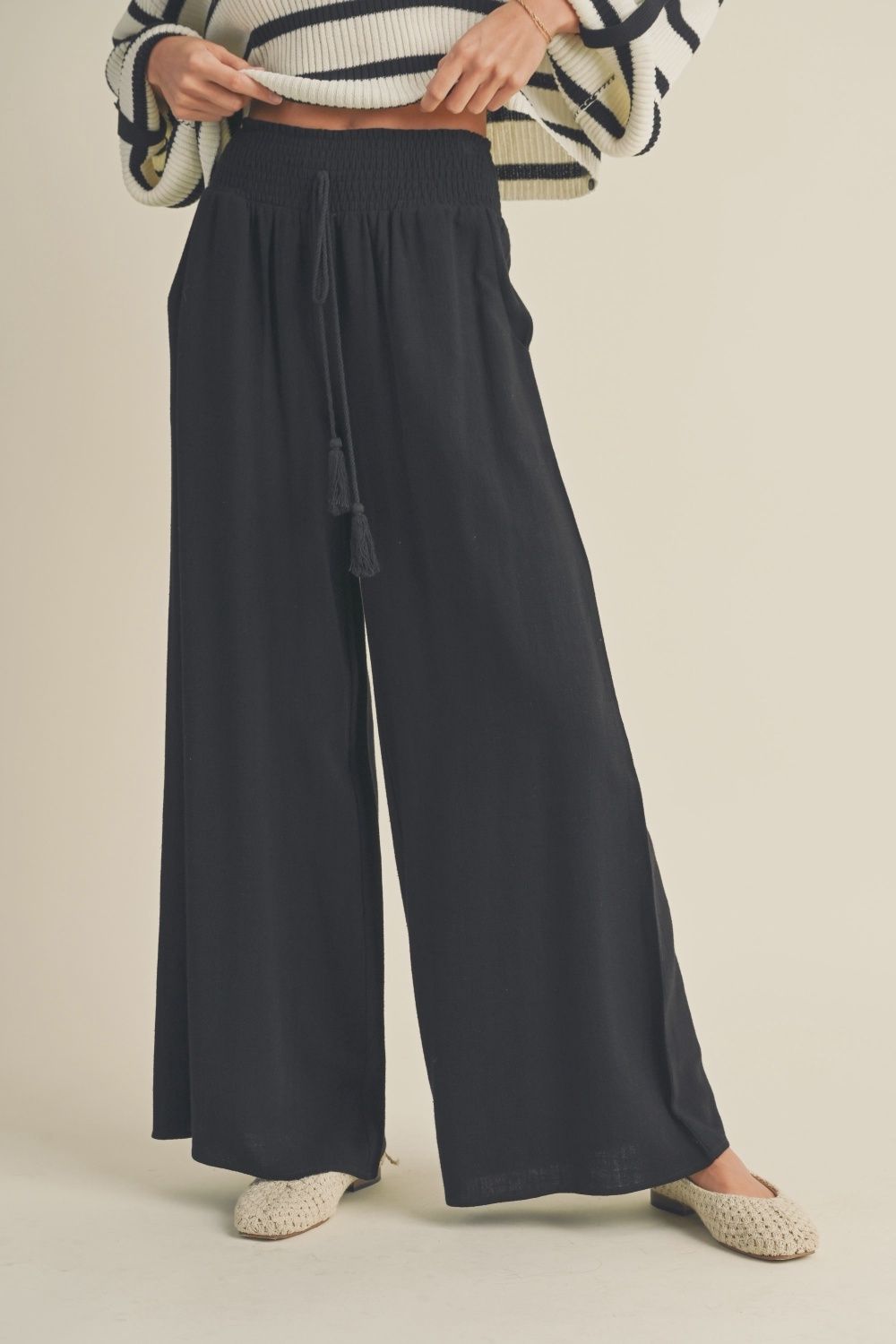 Tassel &amp; Go Smocked Waist Black Pants, Size: Small