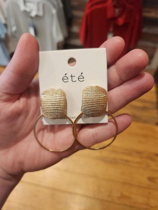 gold shell hoop earrings