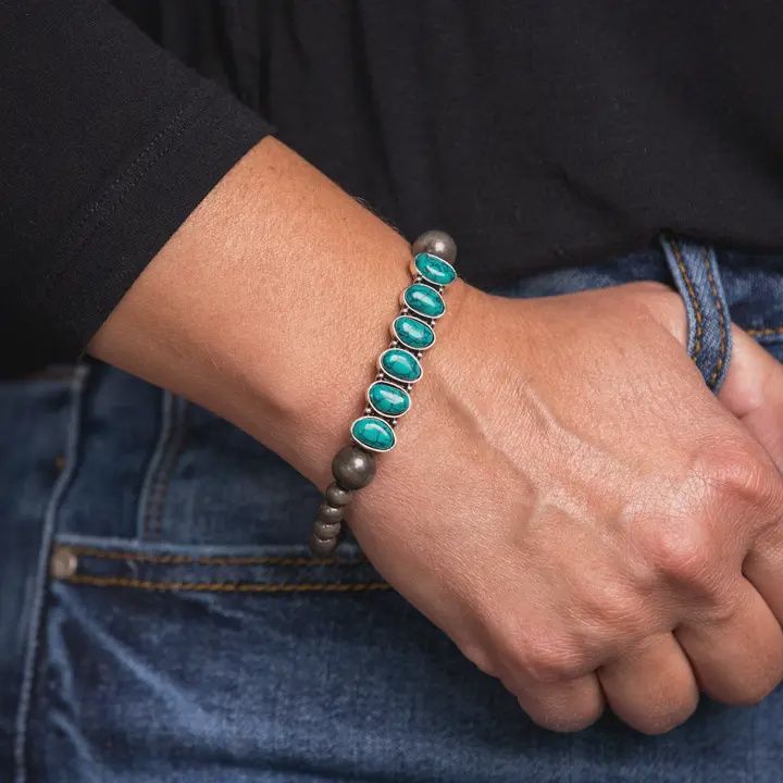 Faux Navajo Pearl Stretch Bracelet w/ 7 stone Turq  accent