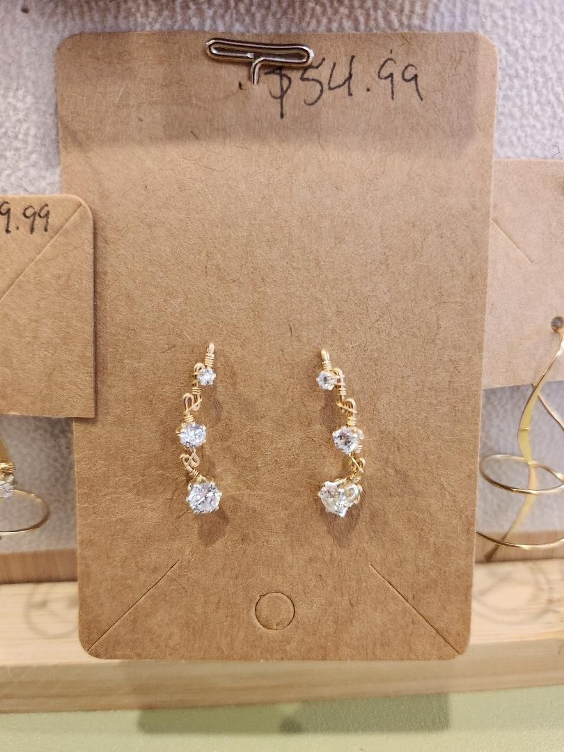 3 Diamond Gold Detail Cuff Earring