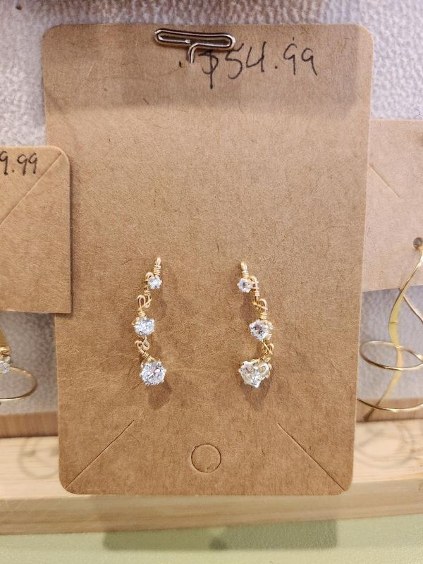 3 Diamond Gold Detail Cuff Earring