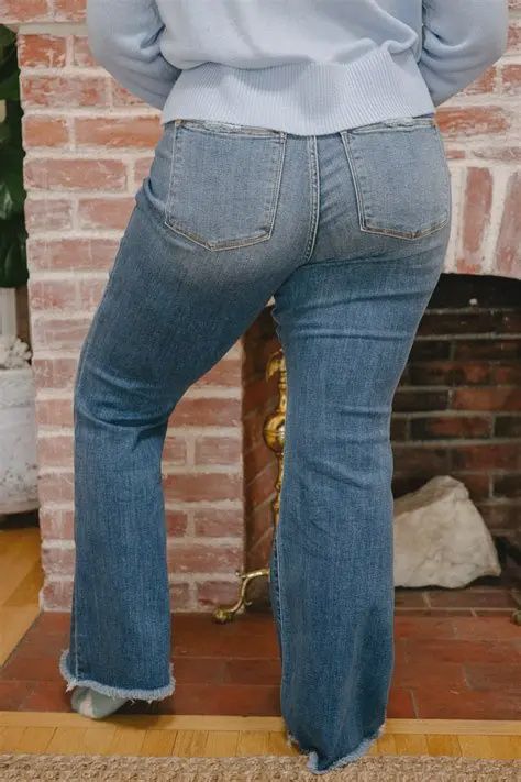 MR Button Fly Flare W/Destroy Fray Hem (PLUS)