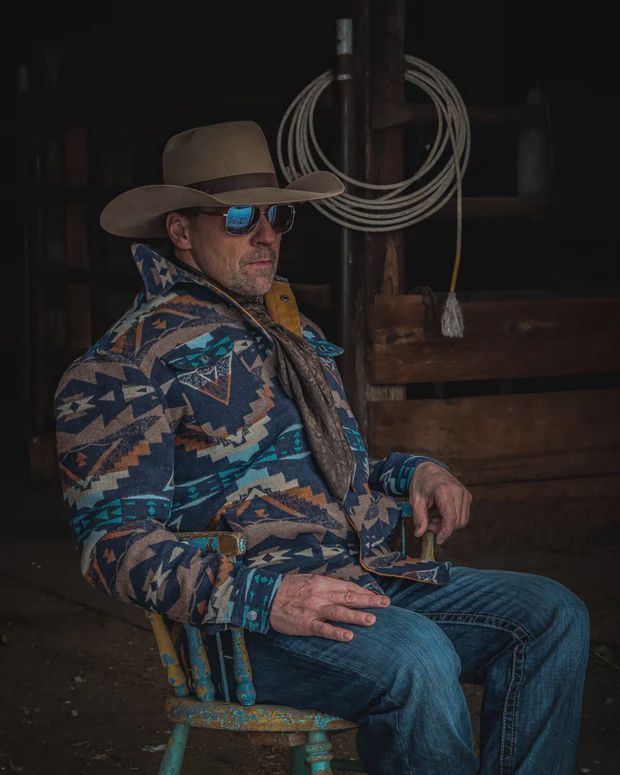 Men&#39;s Aztec Shirt Jacket with Corduroy Accent Trims Inside