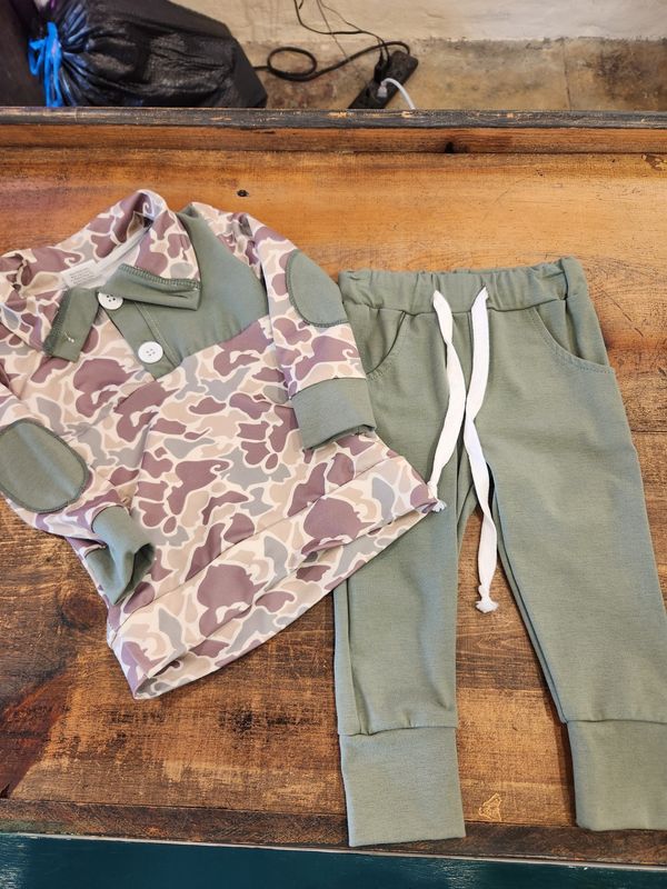 Boys Green Camo Pullover