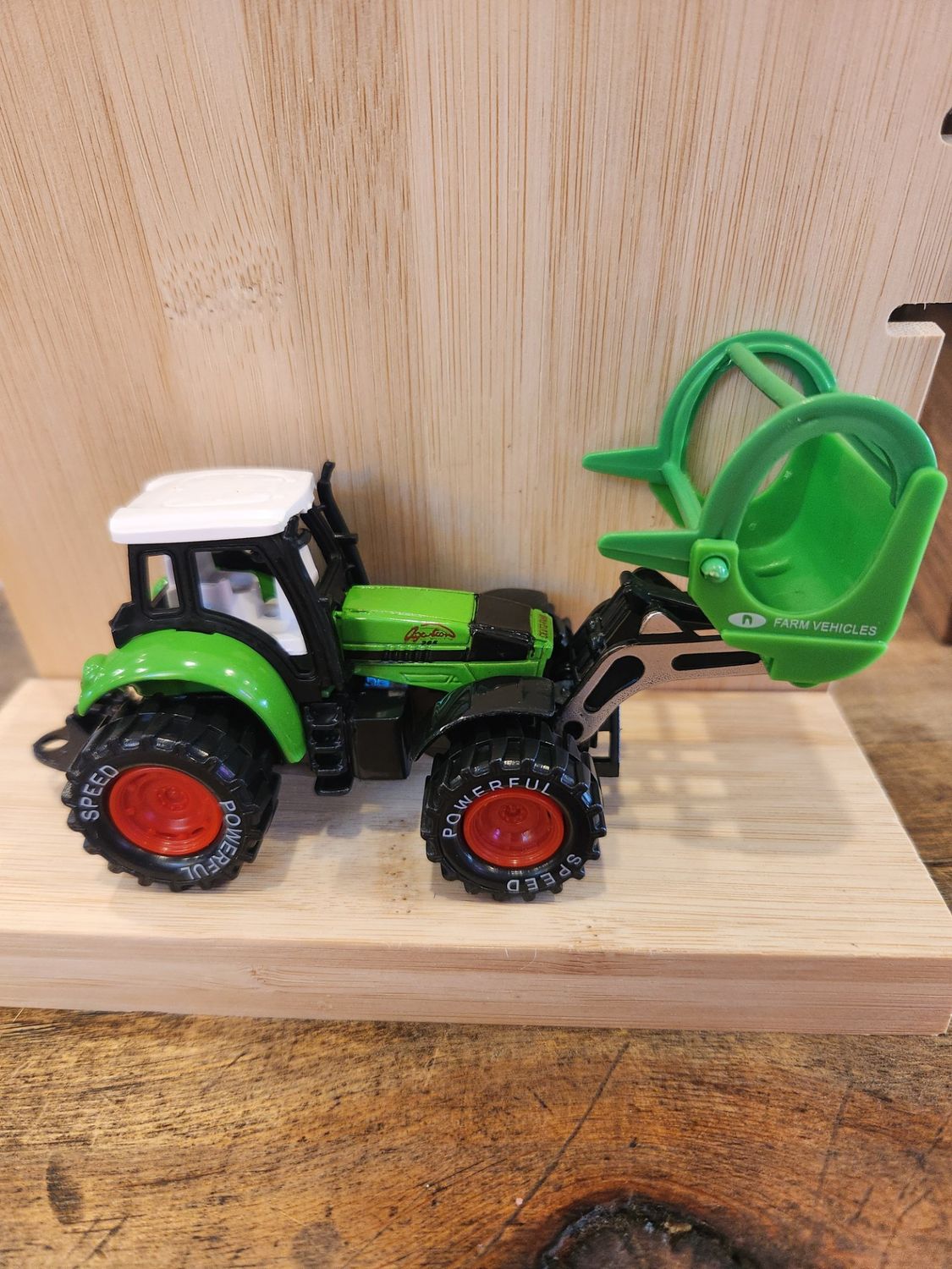Rollin&#39; Scoop Tractor-Toy Tractor, Farm Toys, Die Cast, Colour: Green Grappler