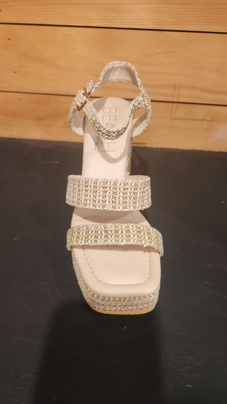 Alessia Sandal Beige