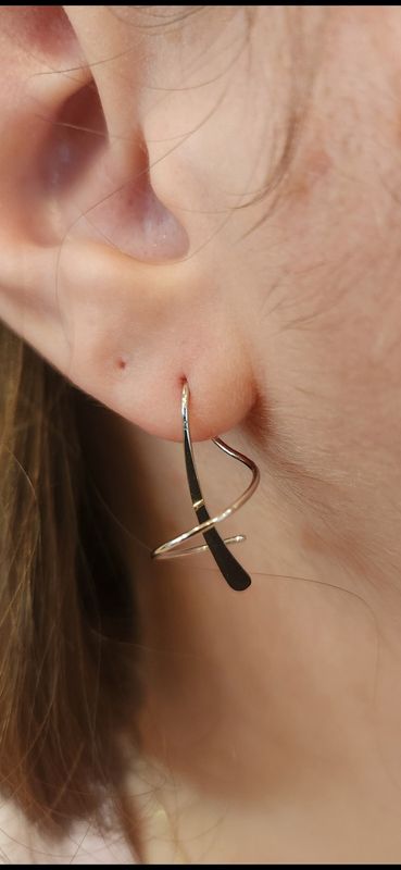 Silver Single Swirl Drop Earring