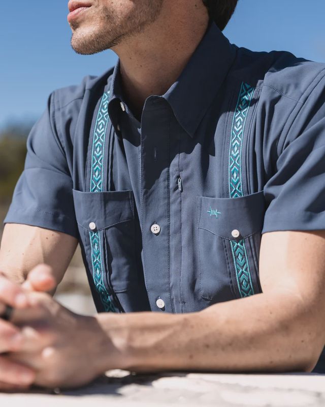 Guayabera Libre-Medina