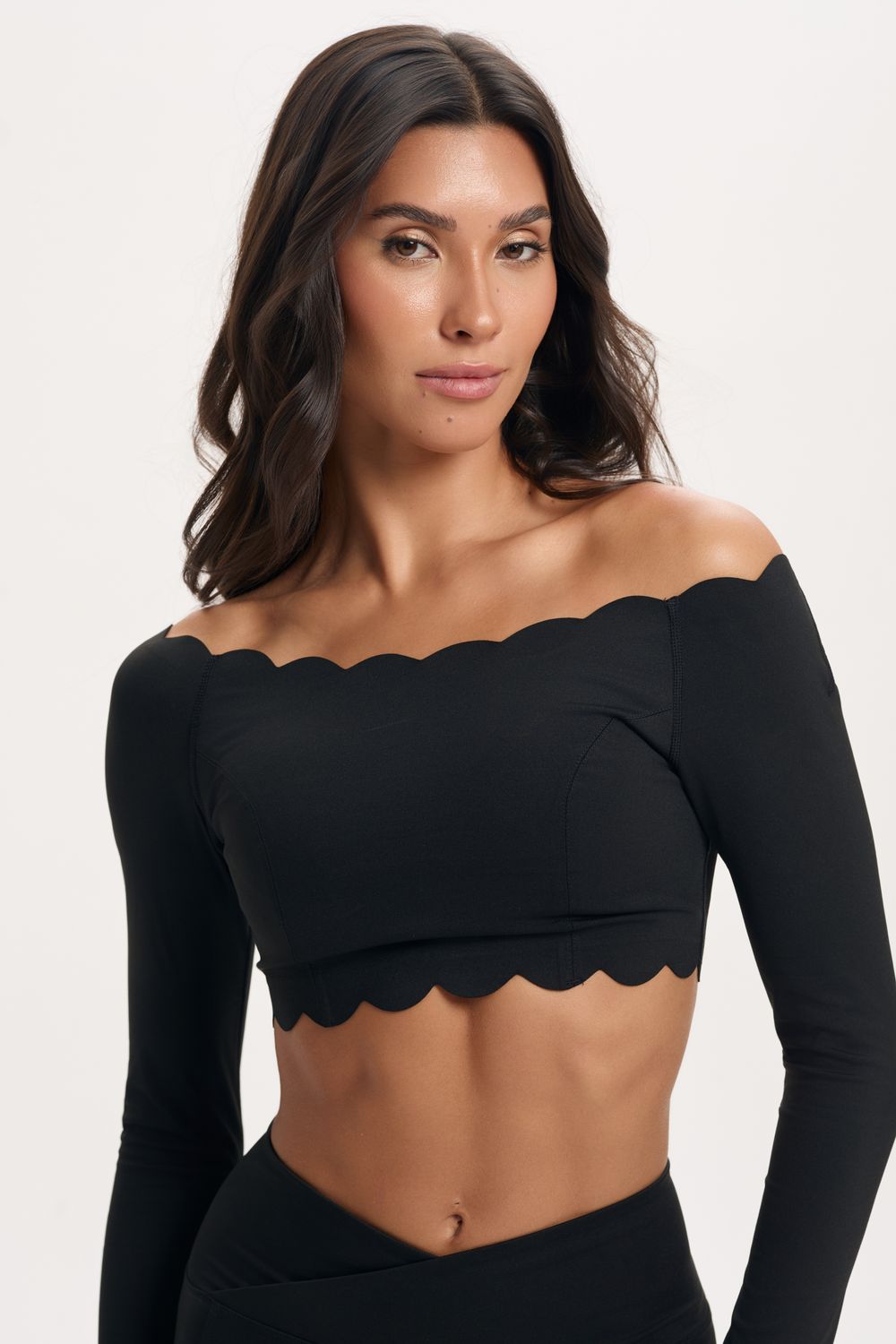 Scallop Chic / Top – Satynowa Czerń