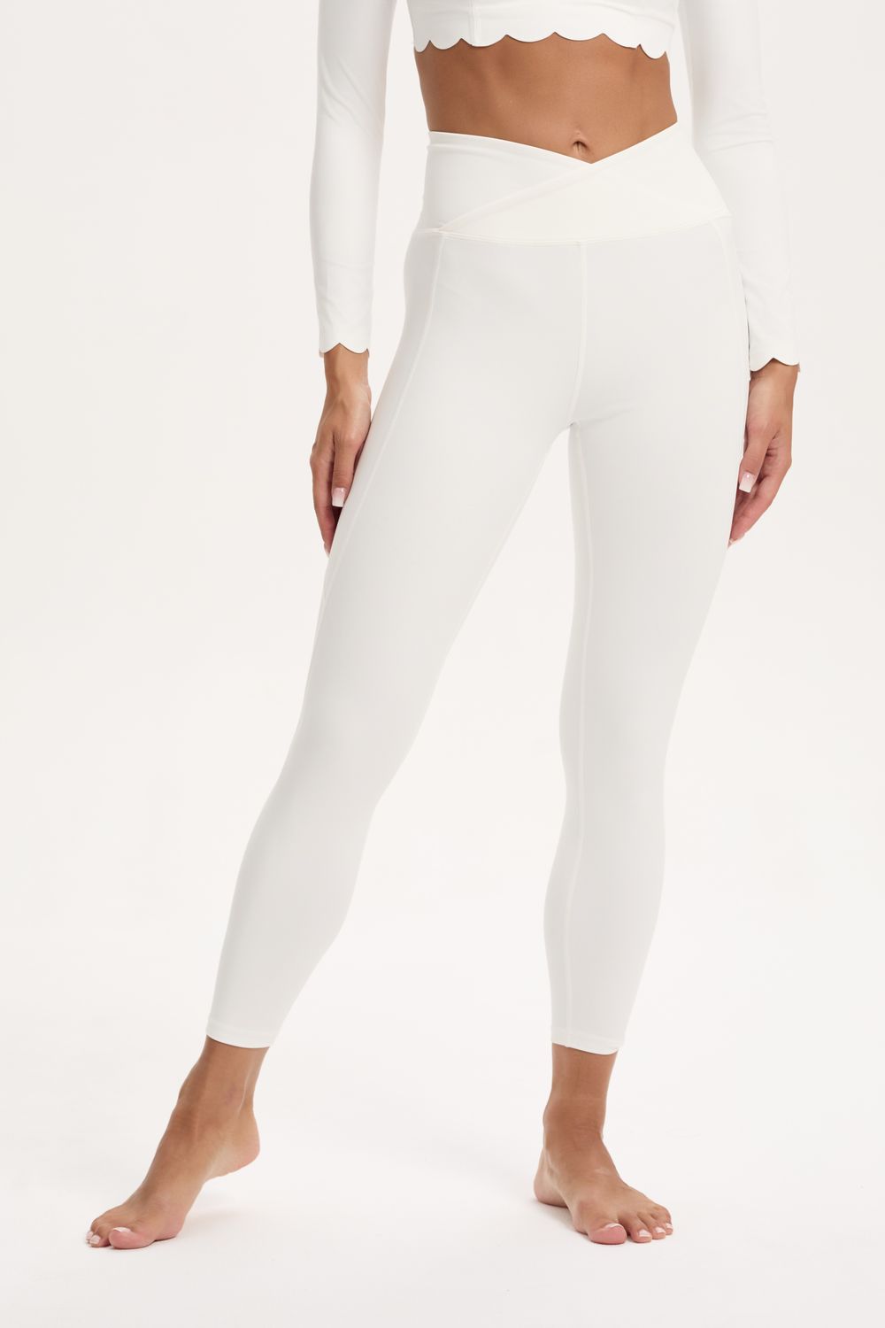 Scallop Chic / Legginsy – Kredowa Biel