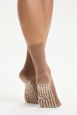 Skarpetki Pilates z ABS – Słony Karmel &amp; Porcelanowy Grip