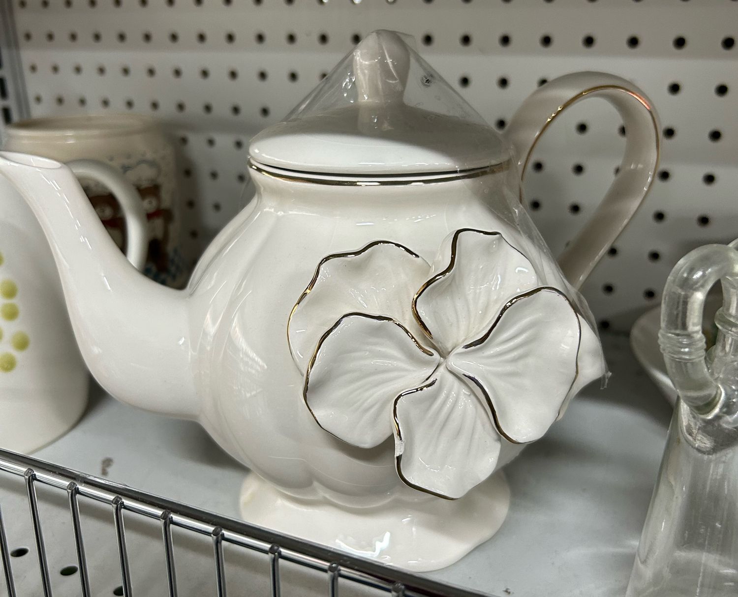 BEAUTIFUL WHITE WITH FLOWER TEAPOT