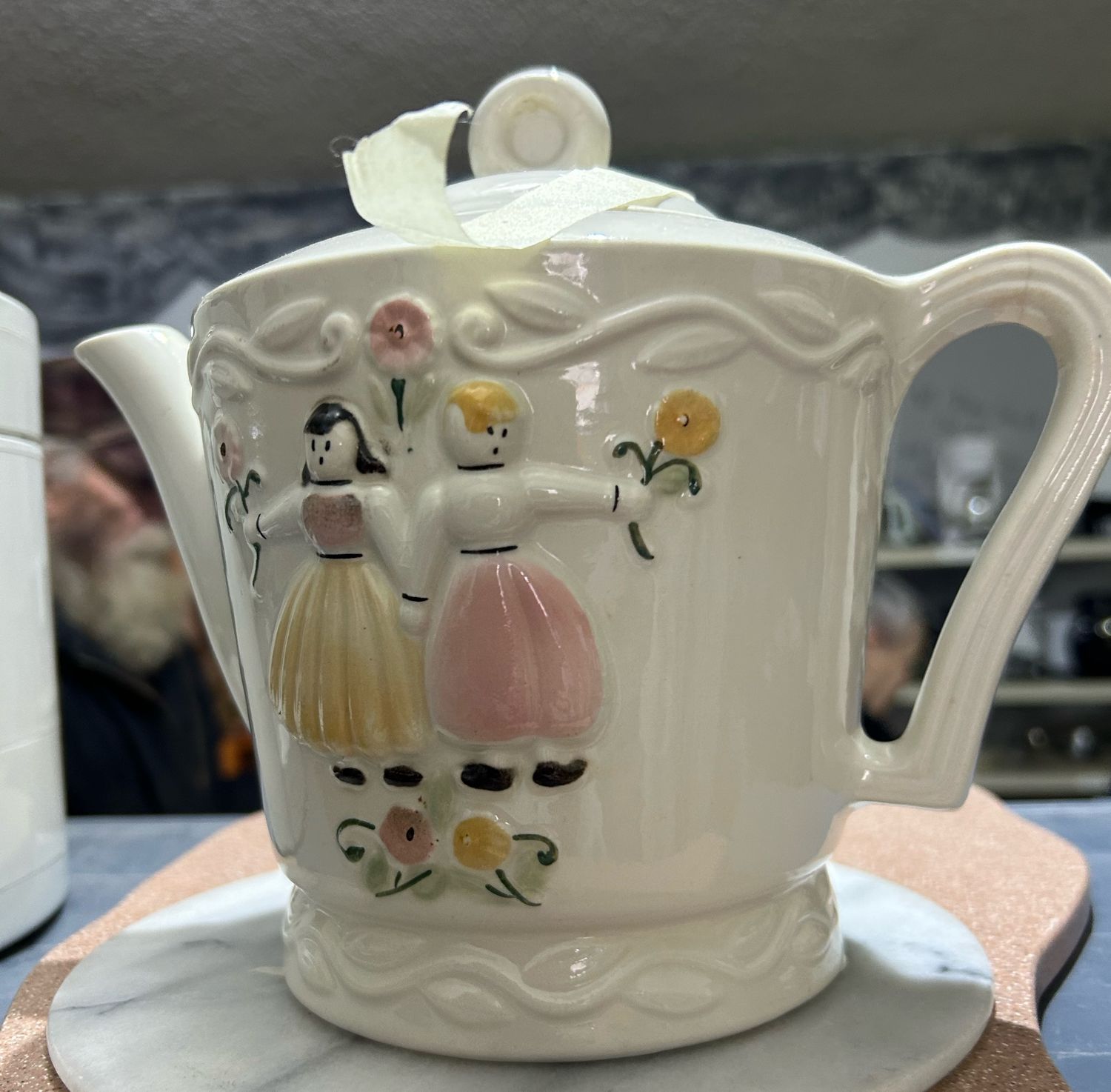 VINTAGE PORCELIER VITREOUS HAND DECOR CHINA TEAPOT WITH DUTCH GIRL MAD IN USA,