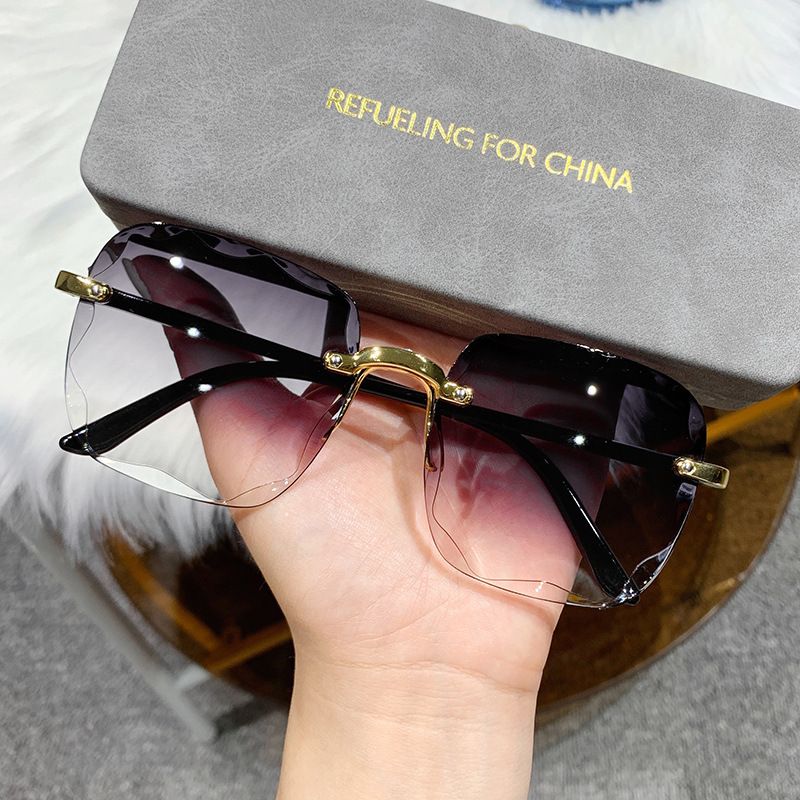 Women&#39;s Frameless Edge-Cut Sunglasses